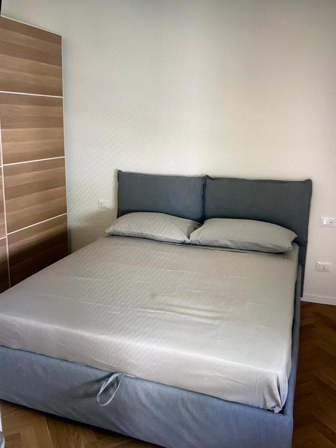 Milano: Incantevole Appartamento In Pieno Centro - Fancy Yellow Apartments מראה חיצוני תמונה