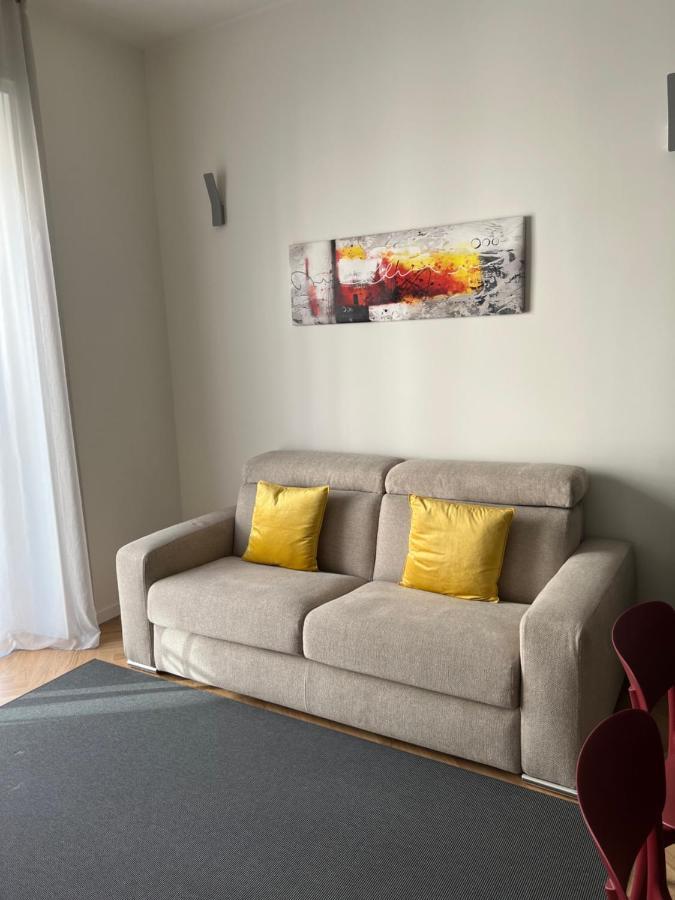 Milano: Incantevole Appartamento In Pieno Centro - Fancy Yellow Apartments מראה חיצוני תמונה