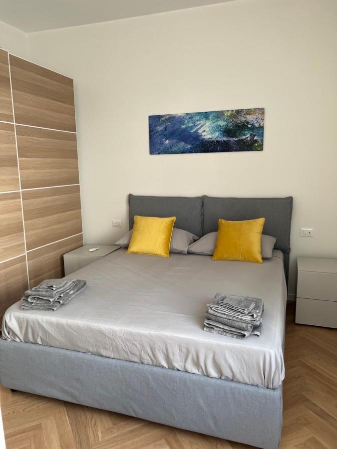 Milano: Incantevole Appartamento In Pieno Centro - Fancy Yellow Apartments מראה חיצוני תמונה