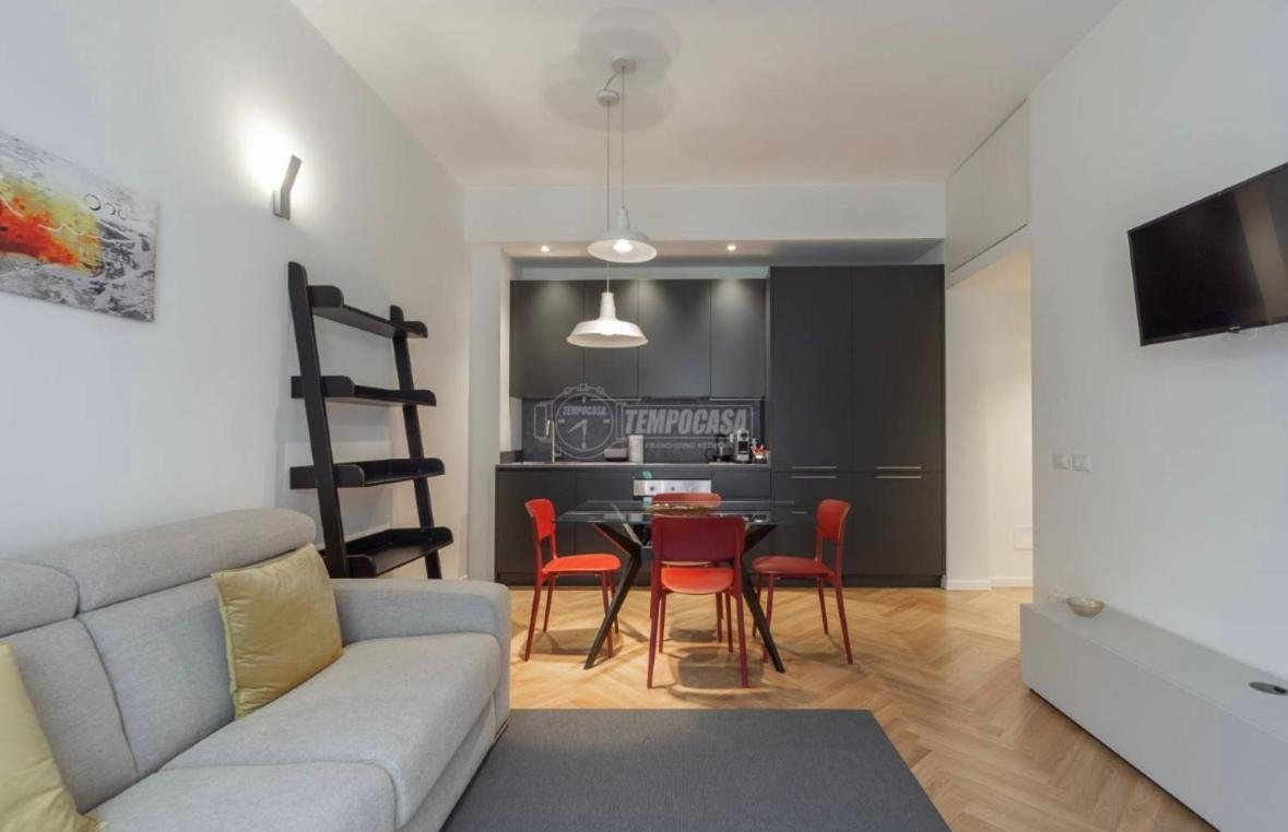 Milano: Incantevole Appartamento In Pieno Centro - Fancy Yellow Apartments מראה חיצוני תמונה